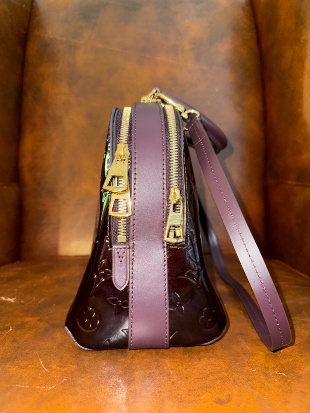 Louis Vuitton Monogram Vernis Melrose Bag in Amarante - Picture 6 of 16